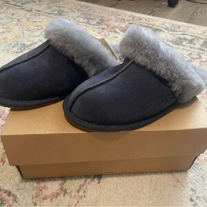 UGG Women's Scuffette II Slippers in Navy